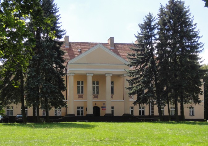 Pałac_w_Niechanowie